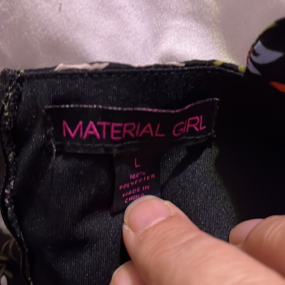 Spring time shorts romper - Picture 7 of 7